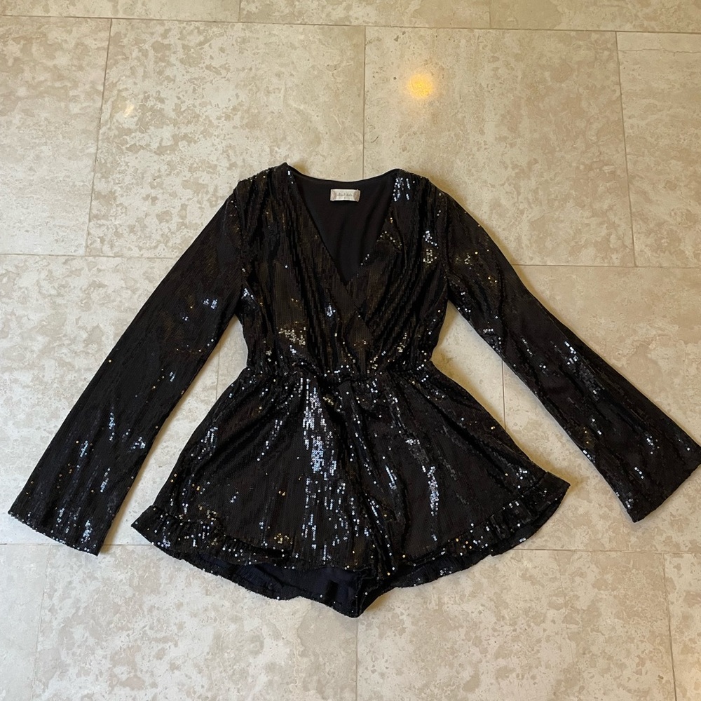 Black altered state glitter romper. Perfect for Taylor swift!!